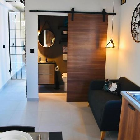 Chic Penthouse Industrial-Style Apartman Mosta Kültér fotó