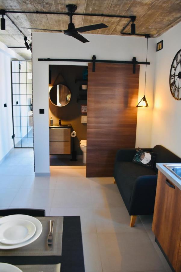 Chic Penthouse Industrial-Style Apartman Mosta Kültér fotó
