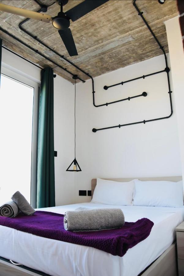 Chic Penthouse Industrial-Style Apartman Mosta Kültér fotó